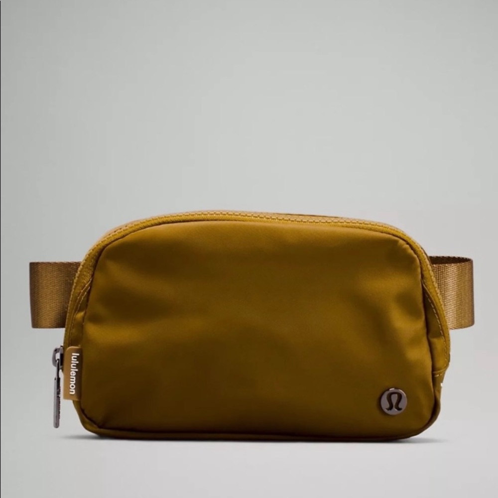 Lululemon Everywhere Belt Bag - Burnt Caramel